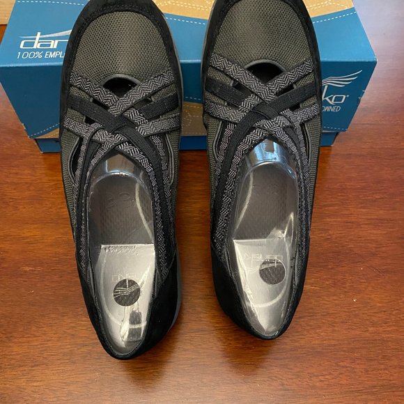 Dansko "Hilde Suede" casual shoes -- Size 39 -- $40 - Picture 2 of 15